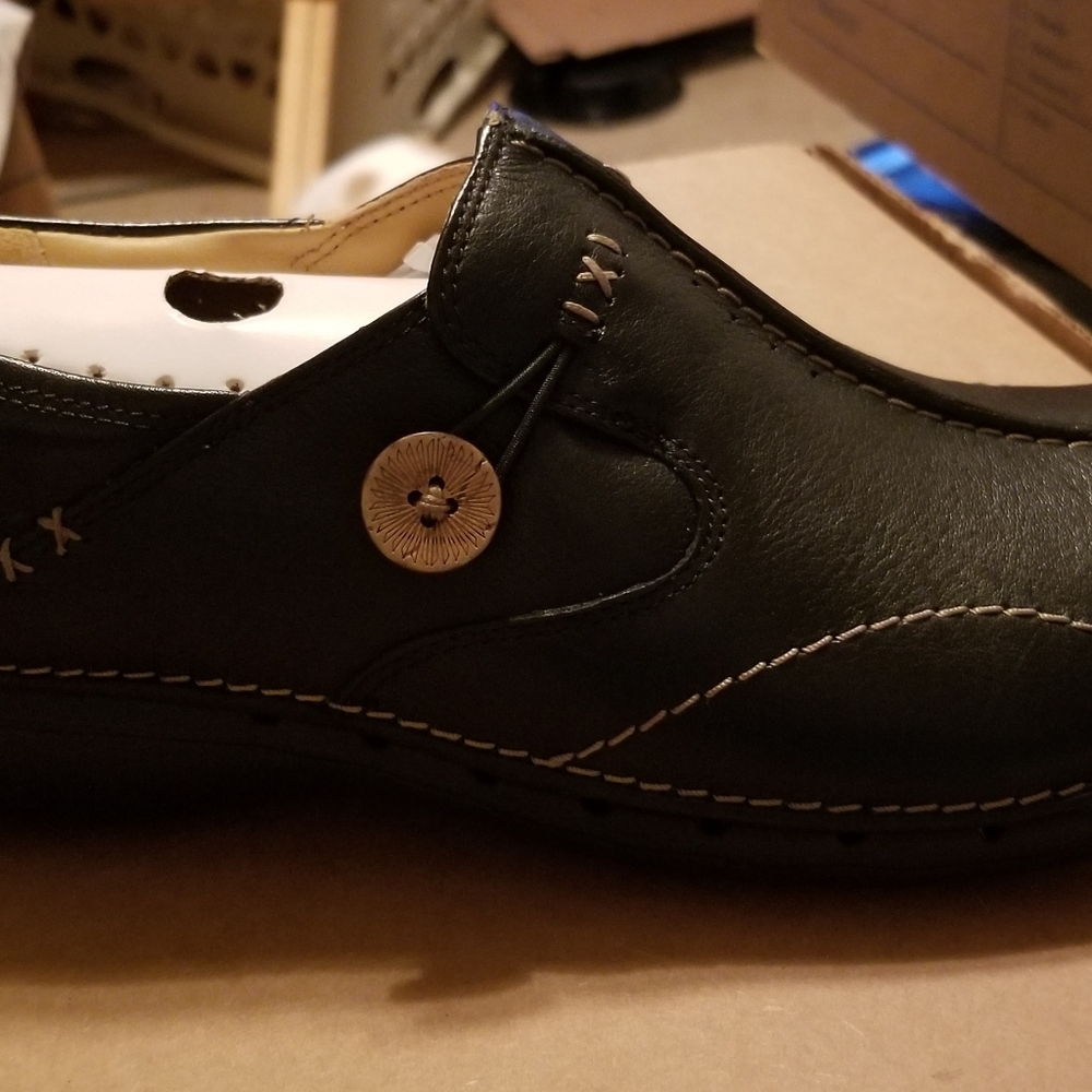 Clarks UN LOOP Black size 9 new in box.